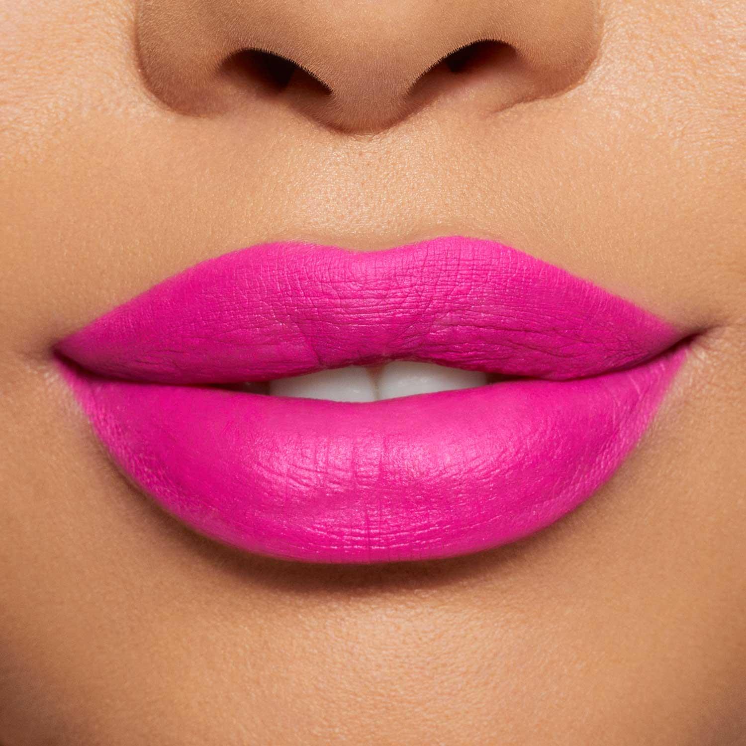 VELVET LIP KIT KJ (KIT DE LABIAL LÍQUIDO Y DELINEADOR)